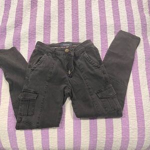 Women’s mid rise black cargo pants